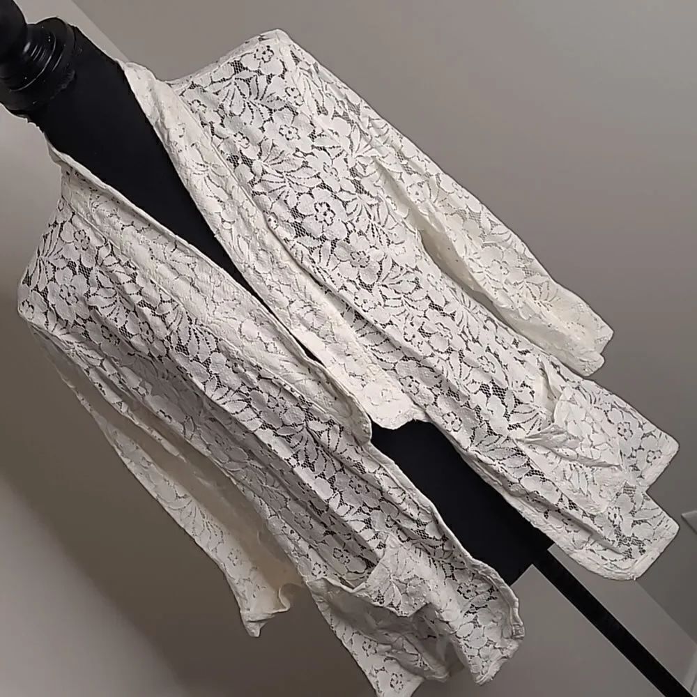 Cato White Floral Lacey Cover Up with Pockets